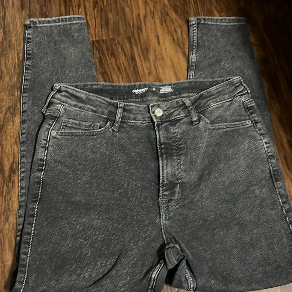 Old navy Rockstar jeans. Size 12